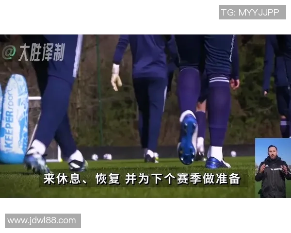 足球明星休赛期的可爱瞬间揭秘让我们一起感受他们的另一面魅力