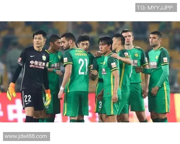 重庆足球队以73分稳居总决赛积分榜首位展现强劲实力